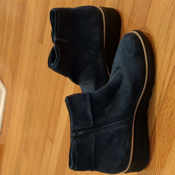 New Clarks Sharon Salon Navy Suede bootie Ultimate Comfort collection W11M - Picture 6 of 13